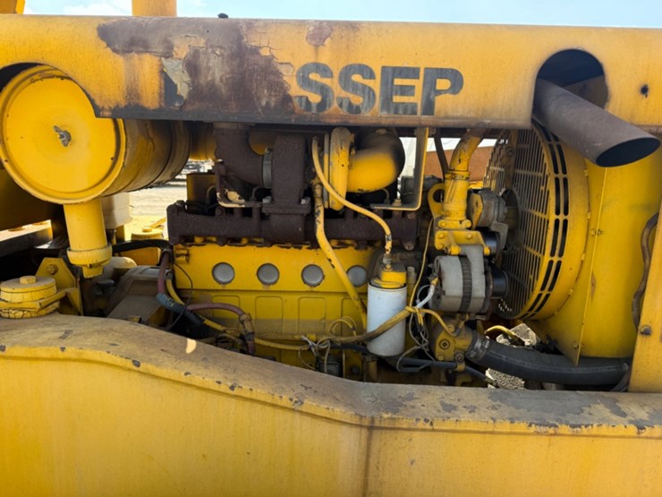 2015-jlg-8042-image-12