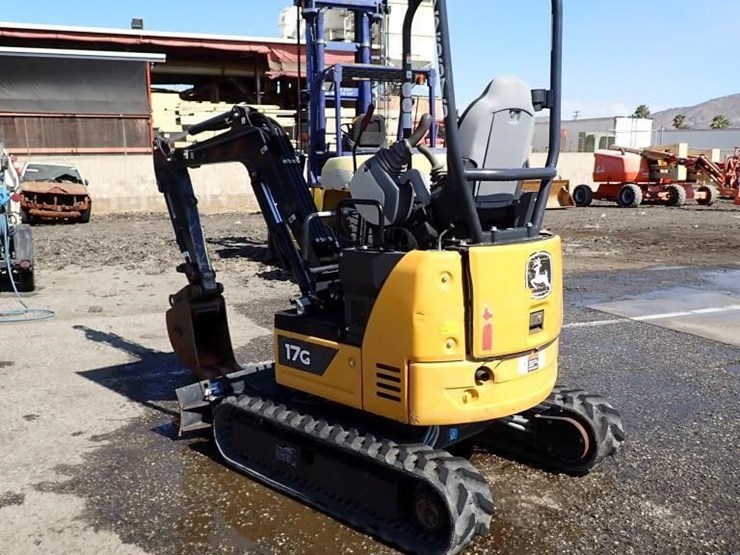 2021-deere-17g-image-4