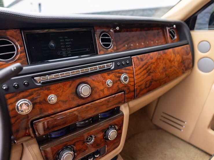 #110-•-2014-rolls-royce-phantom-sedan-image-50