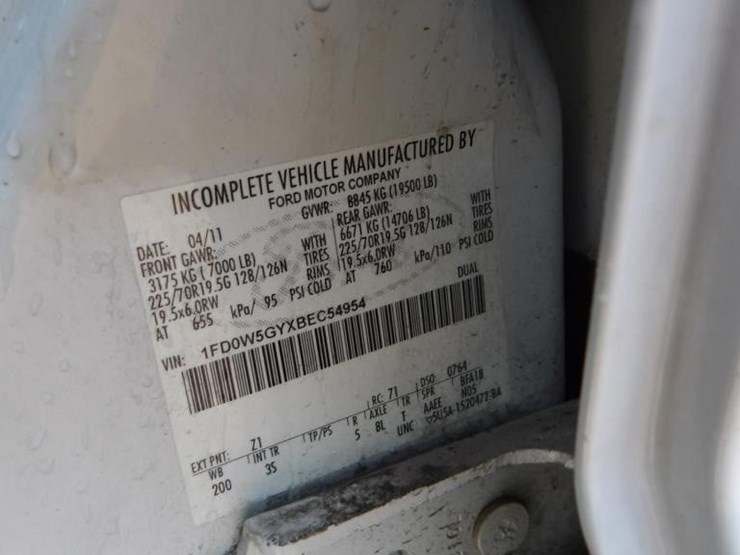 2011-ford-f550-image-29