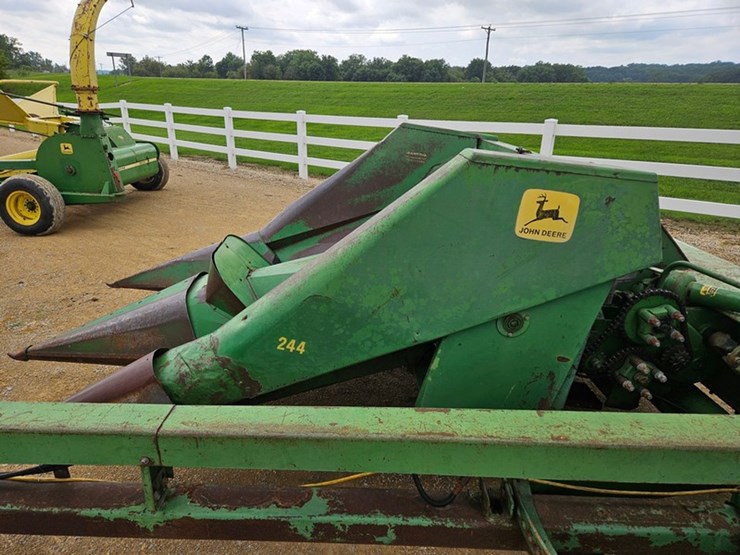 john-deere-3800-image-34