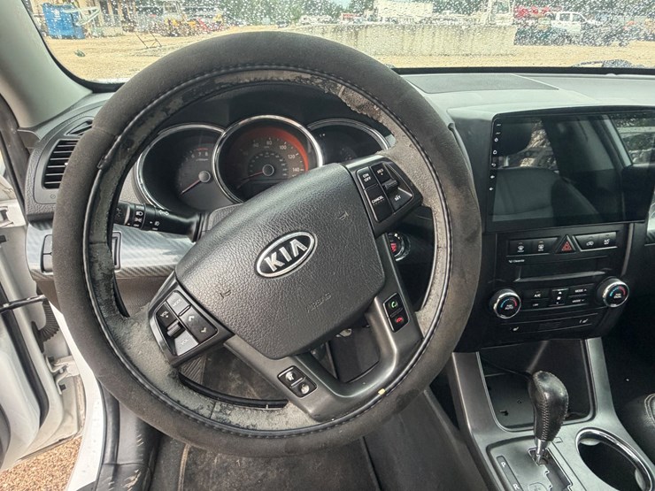 2011-kia-sorento-image-43