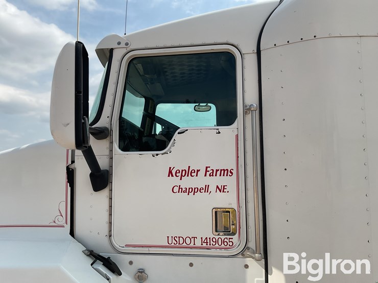 1998-kenworth-t600-image-13