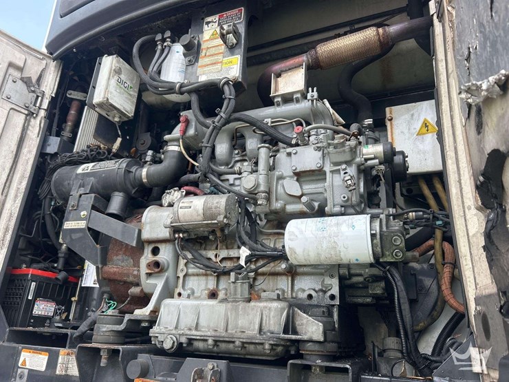 2015-utility-3000r-image-8