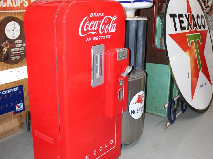 #295-•-vintage-coca-cola-machine-image-2