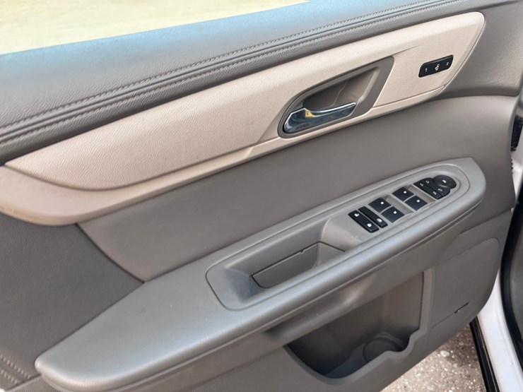 2016-chevrolet-traverse-image-12