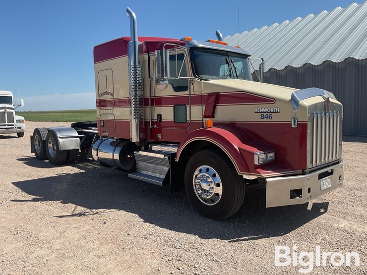 2012-kenworth-t800-image-3