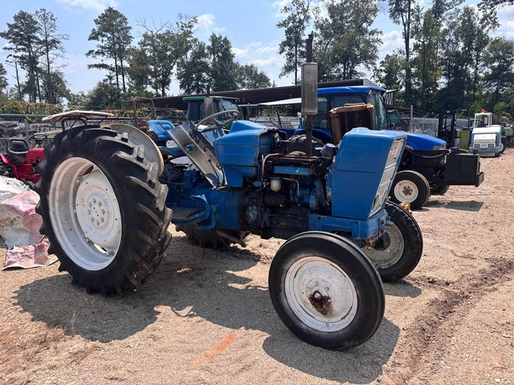 ford-tractor-image-2