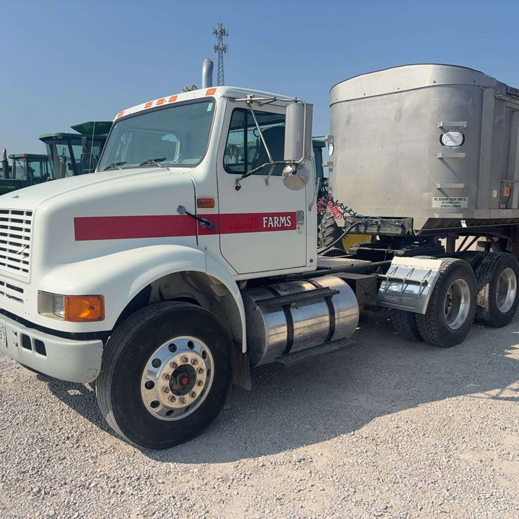 1998 INTERNATIONAL 8100