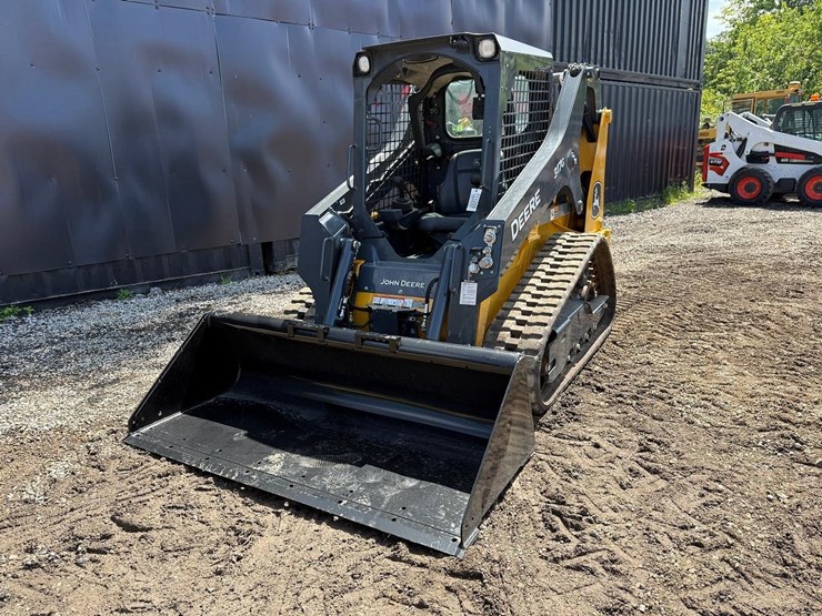 2024-deere-317g-image-8