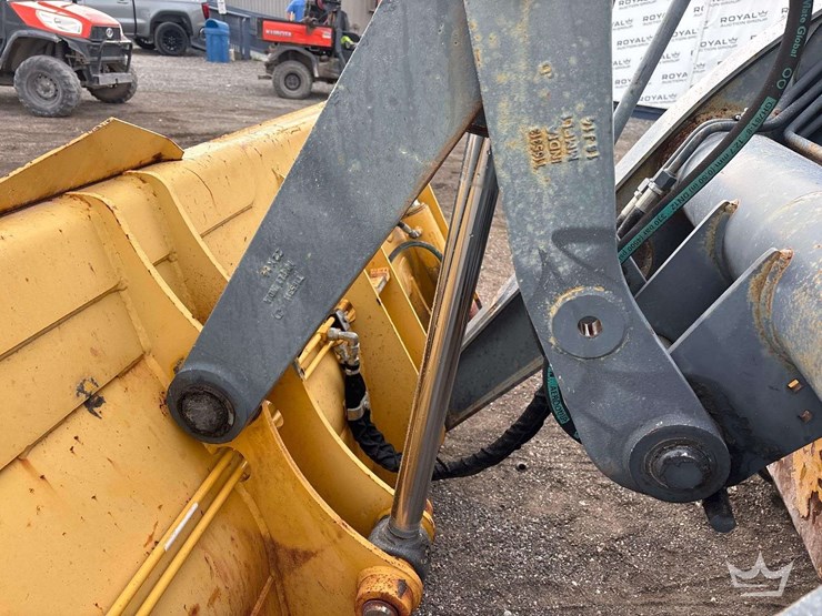 2015-deere-410l-image-12