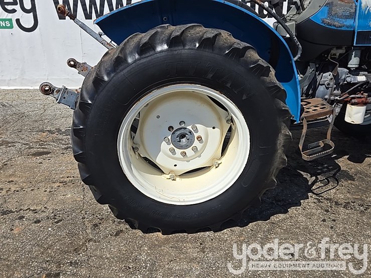 new-holland-3930-image-11