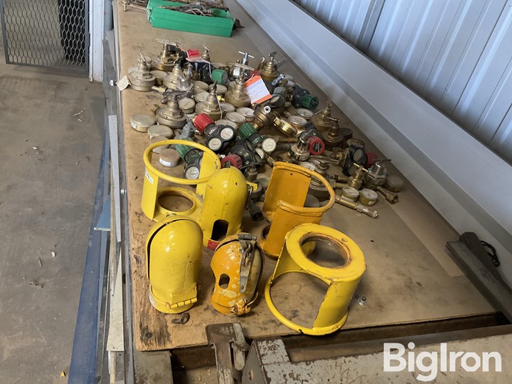 oxygen-acetylene-regulators-&-safety-caps-image-7