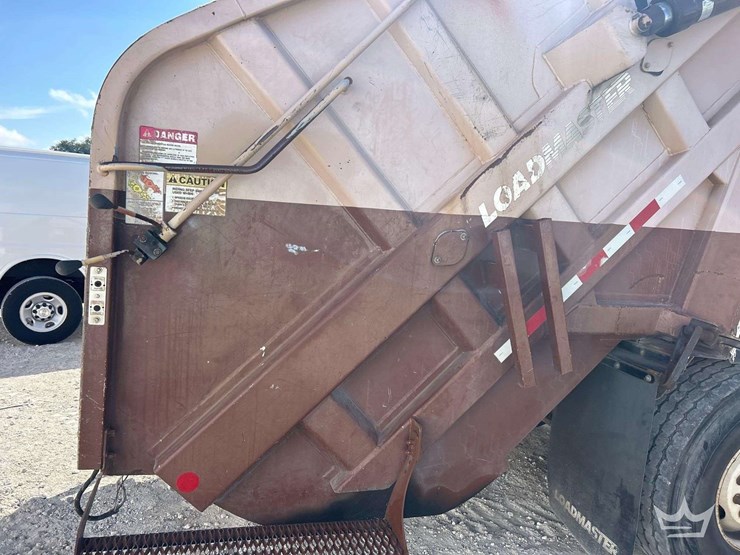 2012-crane-carrier-co.-low-entry-t/a-loadmaster-rear-loader-garbage-truck-image-14
