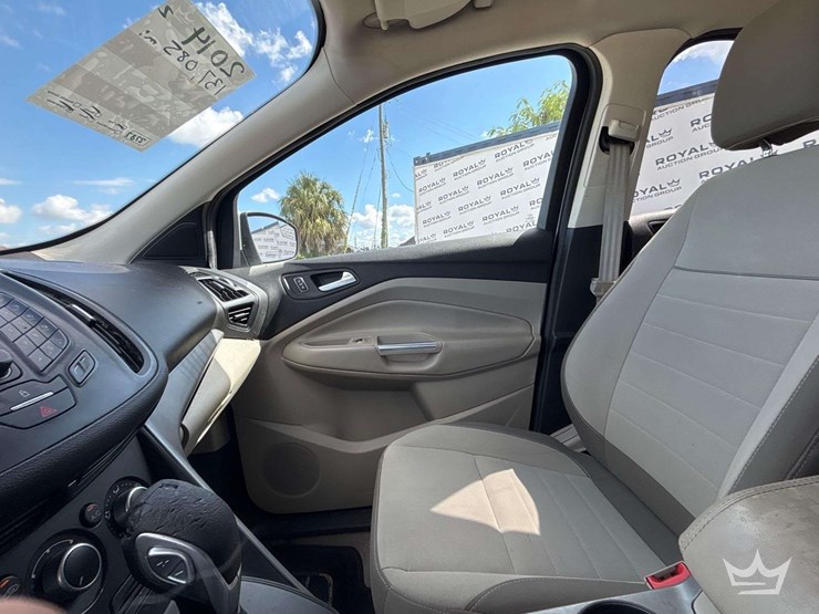 2014-ford-escape-image-17