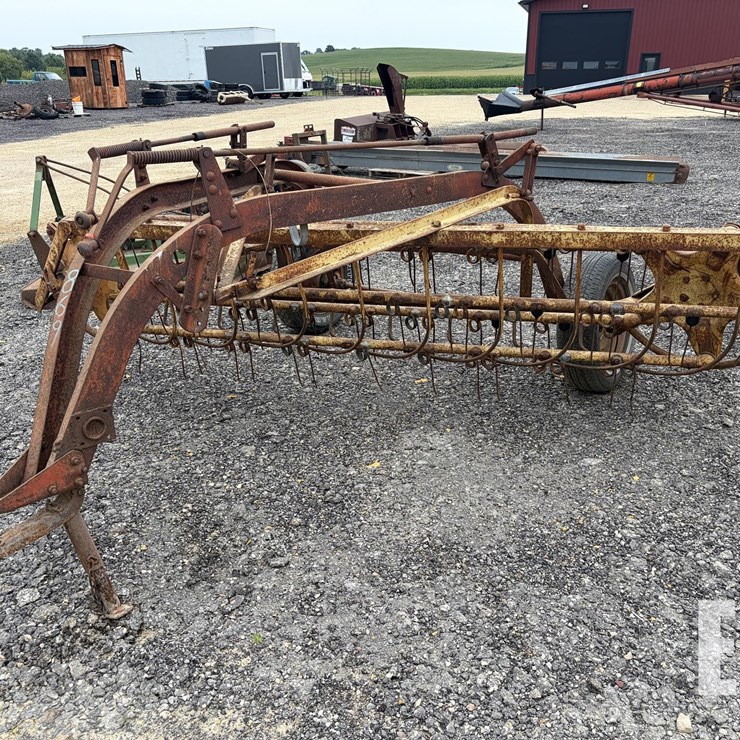 NEW HOLLAND 56
