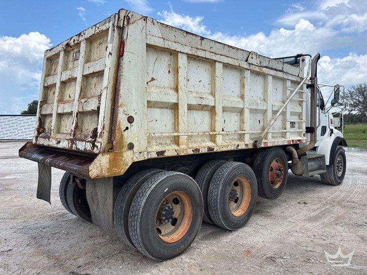 2009-sterling-l9500-image-3