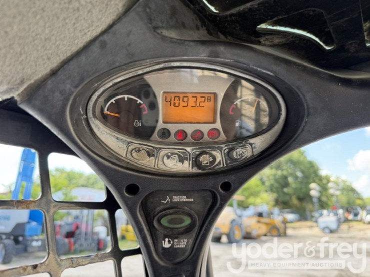 2019-bobcat-t595-image-8