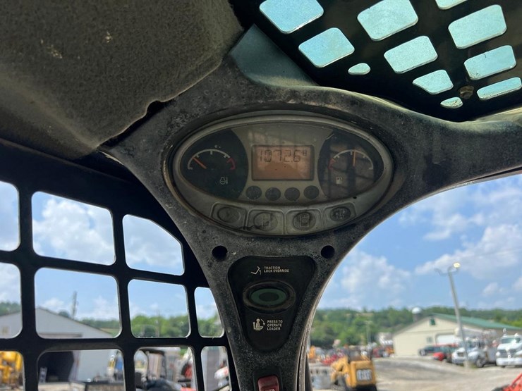 2012-bobcat-t630-image-17