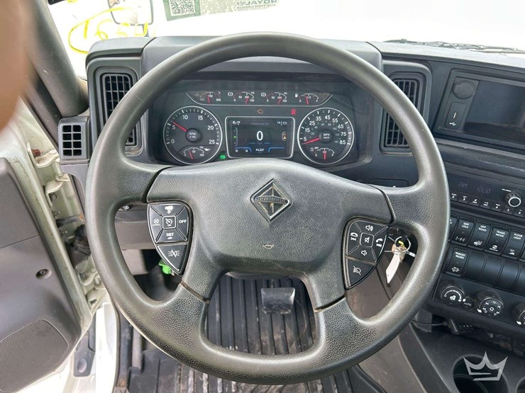 2021-international-rh613-t/a-day-cab-truck-tractor-image-16