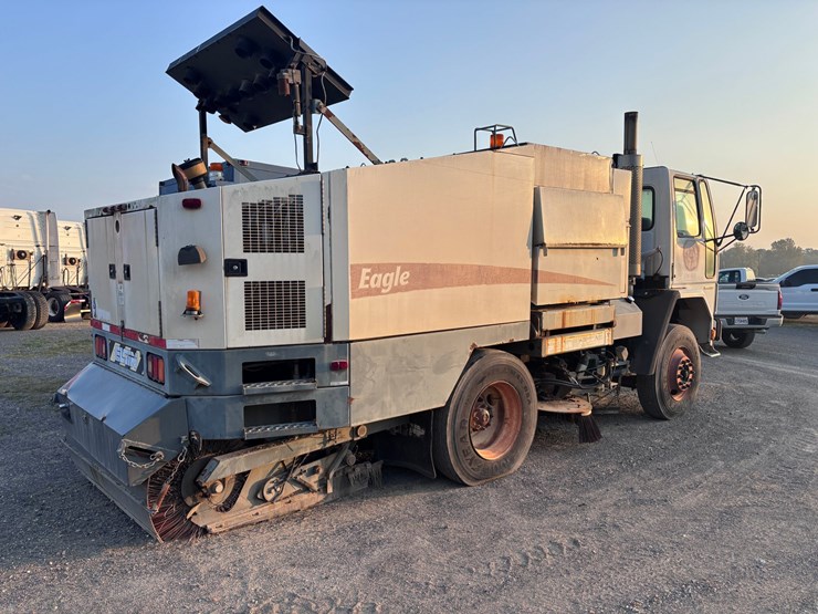 2004-sterling-sc8000-image-3