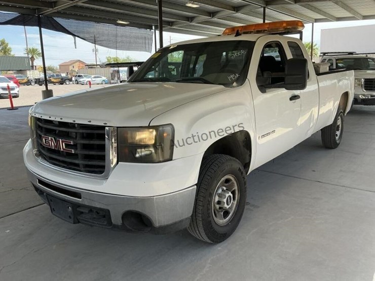 2008-gmc-sierra-2500hd-image-4