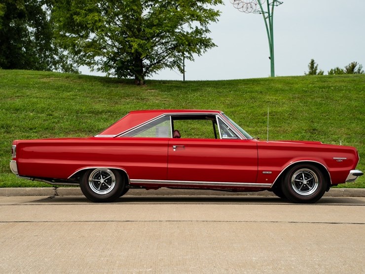 #127-•-1967-plymouth-gtx-hemi-image-2