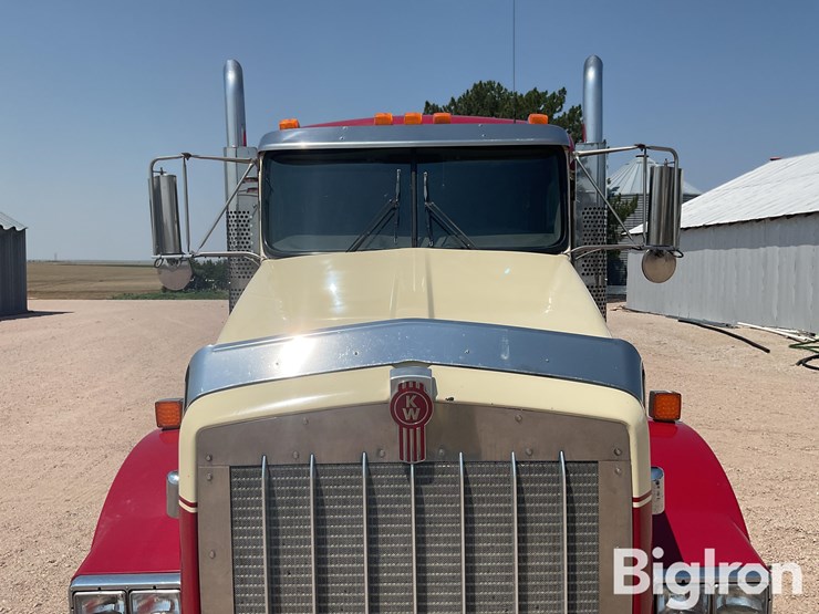 2012-kenworth-t800-image-10