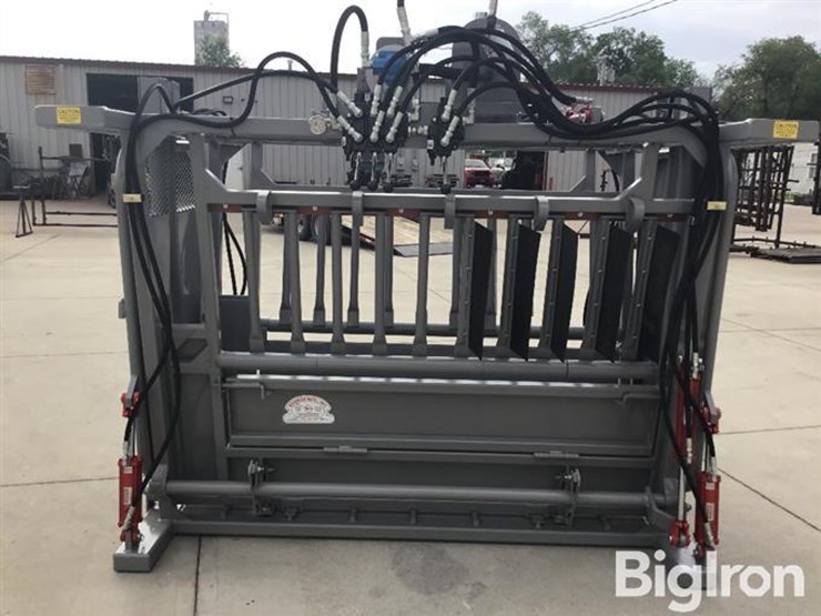 2026-bowman-2800-medium-duty-hydraulic-squeeze/head-cattle-chute-image-8