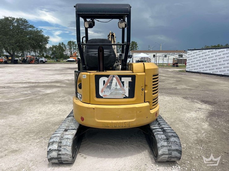 2015-caterpillar-304e2-mini-excavator-image-26