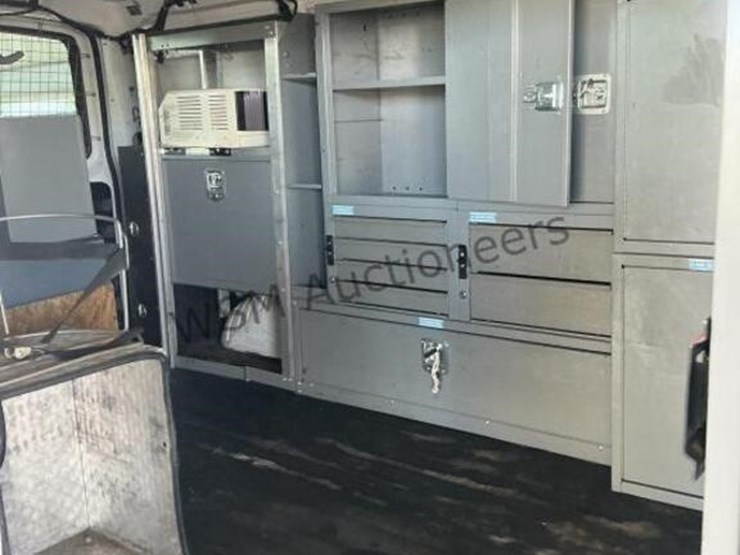 2014-chevrolet-express-3500-image-9