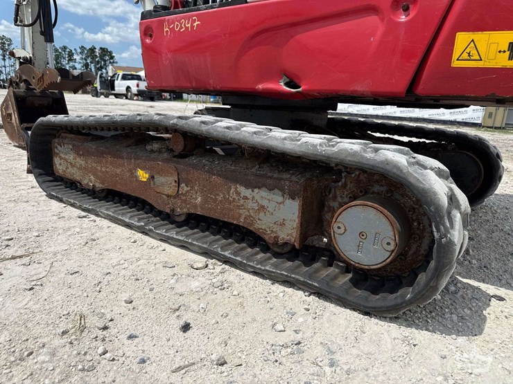 2022-takeuchi-tb225-image-38