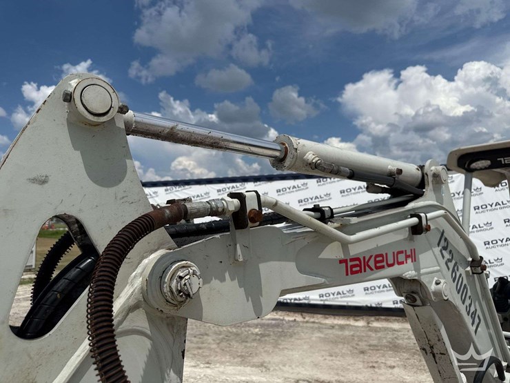 2022-takeuchi-tb225-image-10