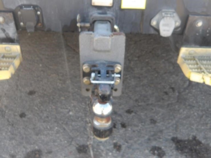 2011-ford-f550-image-18