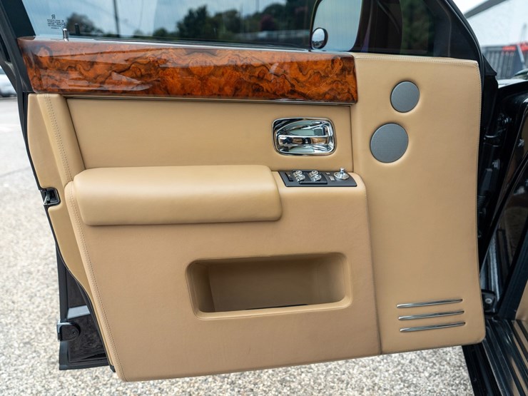 #110-•-2014-rolls-royce-phantom-sedan-image-37