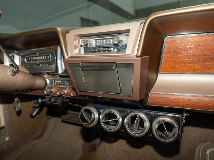 #111-•-1962-lincoln-continental-sedan-image-83