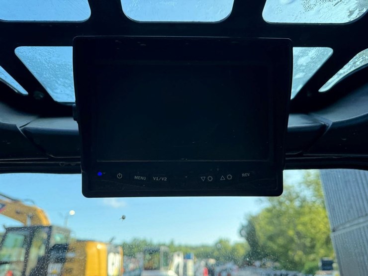 2017-bobcat-s570-image-22