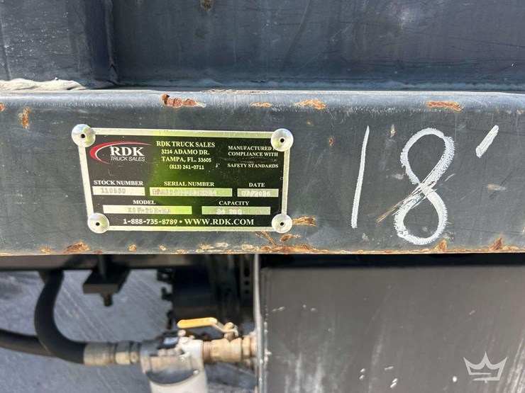 2017-freightliner-m2-106-image-43