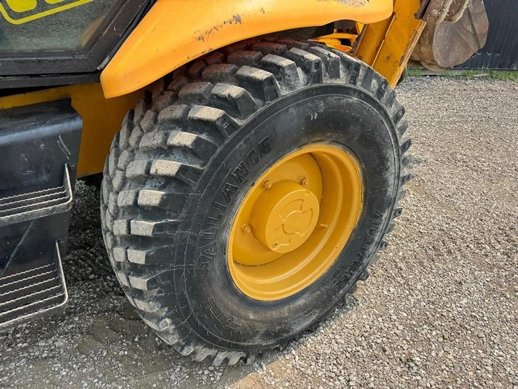 jcb-214e-image-13