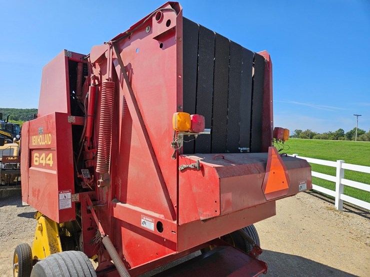 new-holland-644-image-19