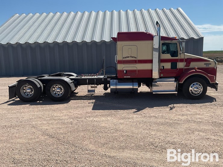 2012-kenworth-t800-image-4