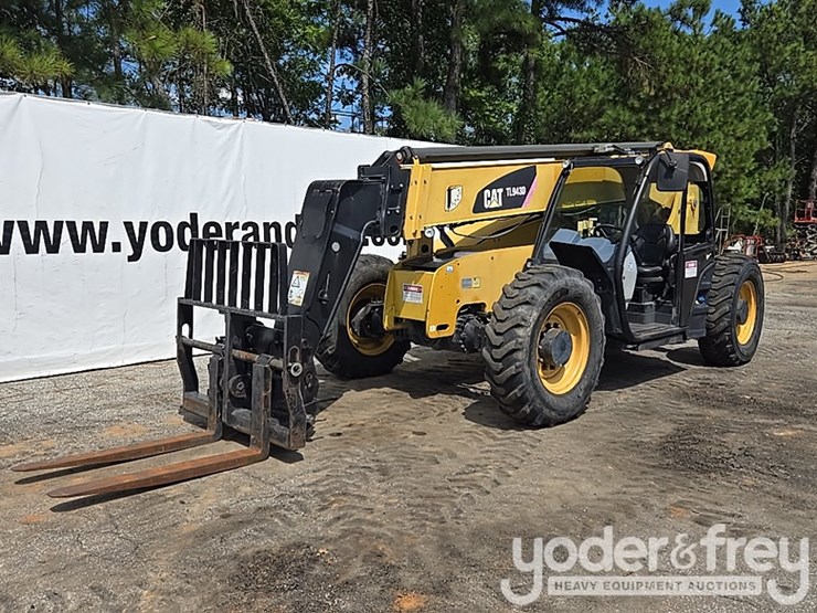 2019-caterpillar-tl943d-image-1