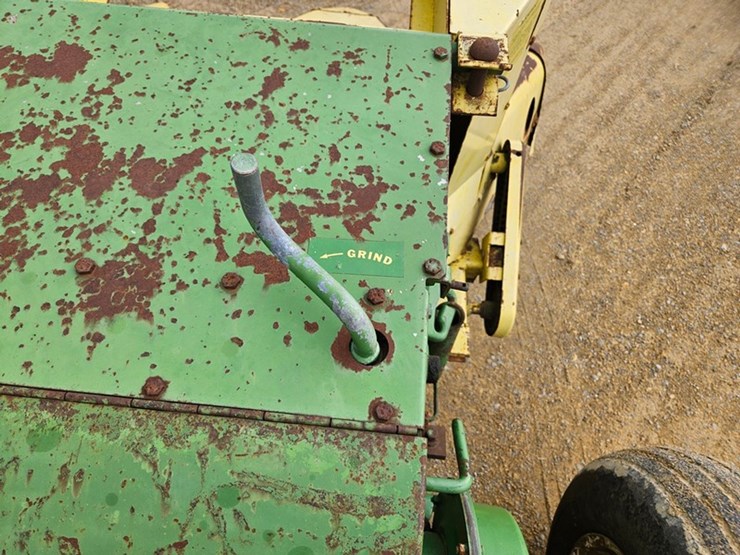john-deere-3800-image-33
