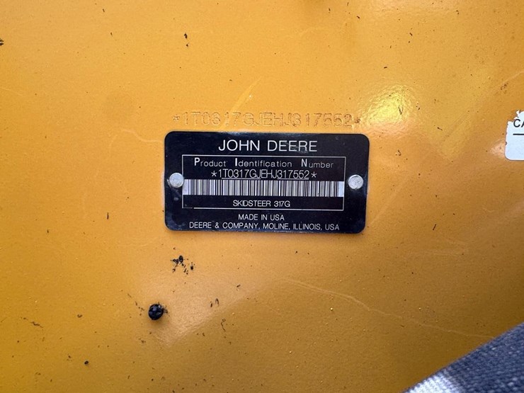 2017-deere-317g-image-28