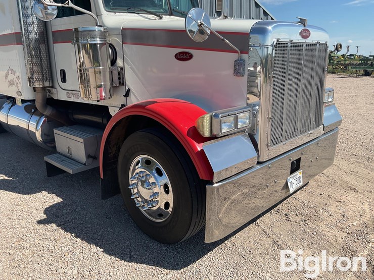 2005-peterbilt-378-image-11
