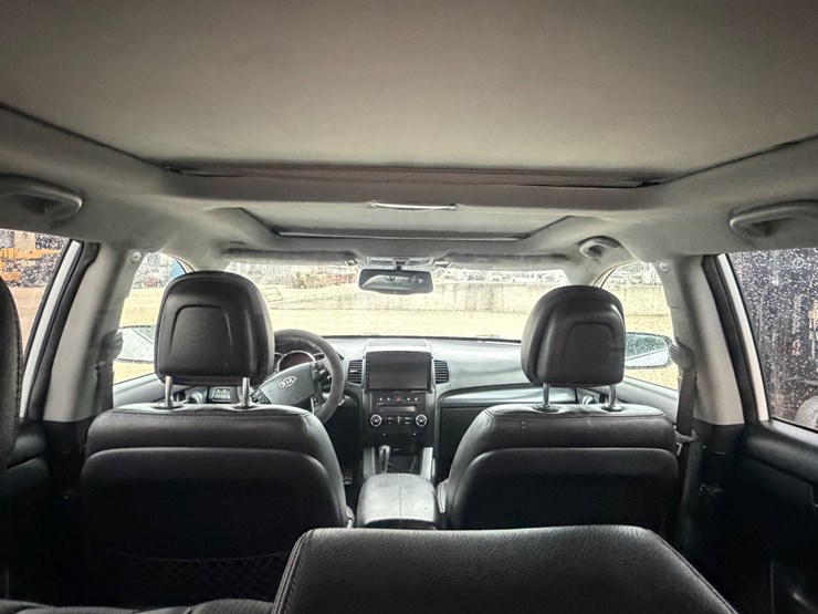 2011-kia-sorento-image-11