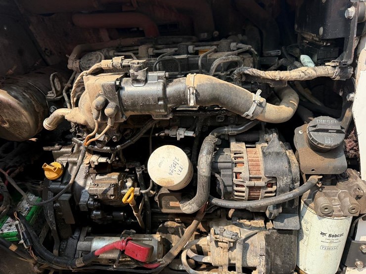2020-bobcat-s740-image-14