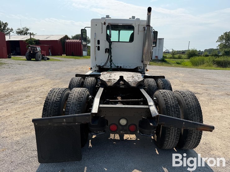 2007-freightliner-columbia-120-image-6