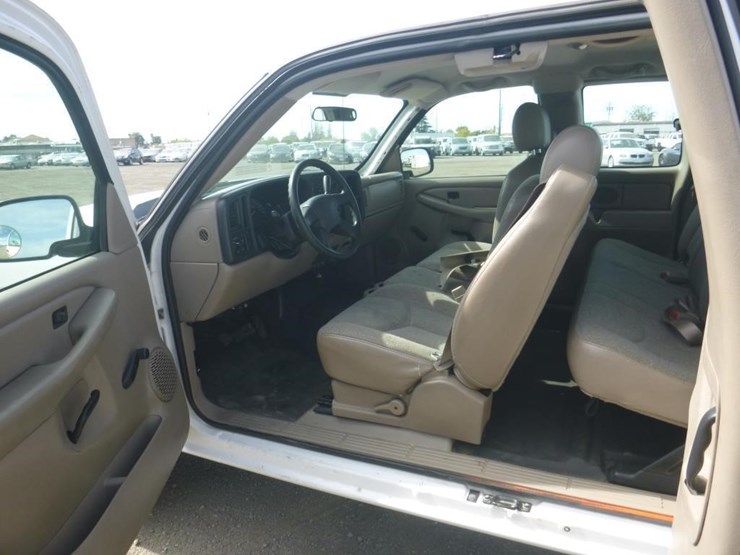 2005-chevrolet-2500hd-image-5