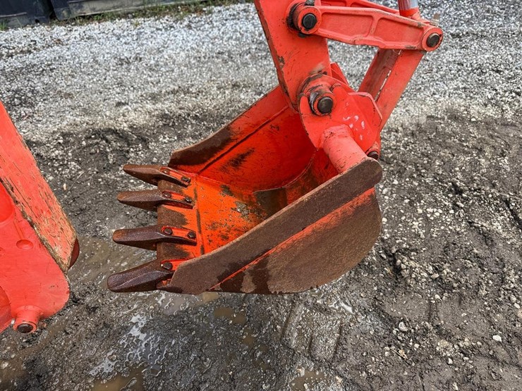 2019-kubota-b26-image-17